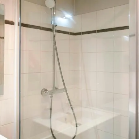 Beautiful Flat Near Parc Monceau Daire Paris